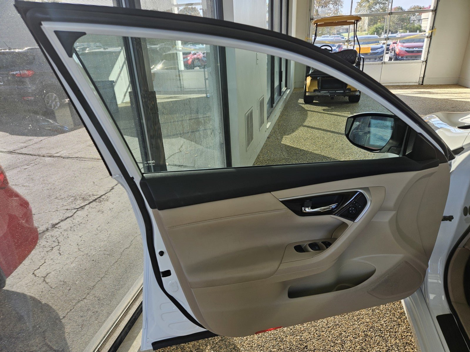 Used 2013 Nissan Altima 2.5 SL FWD image 16