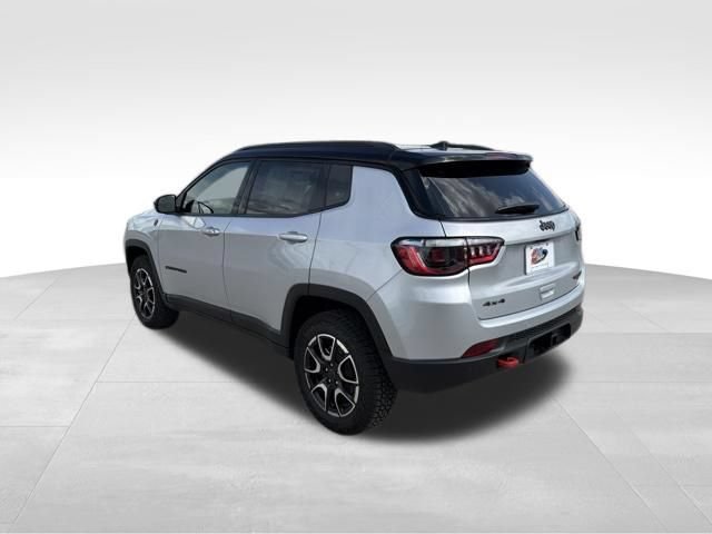 New 2026 Jeep Compass Trailhawk w/ Trailer Tow Group AWD/4WD image 3