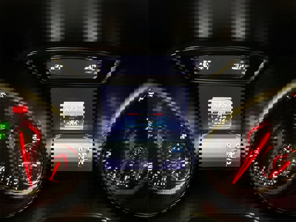 Used 2019 Mercedes-Benz GLA 250 4MATIC image 19