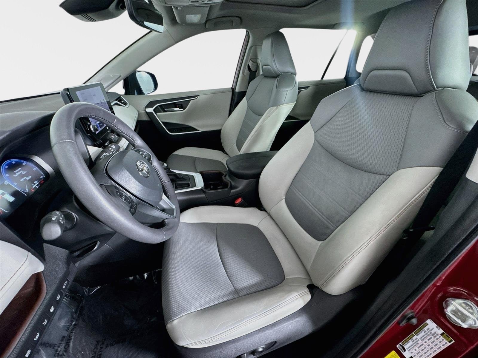 Used 2023 Toyota RAV4 Limited FWD image 12