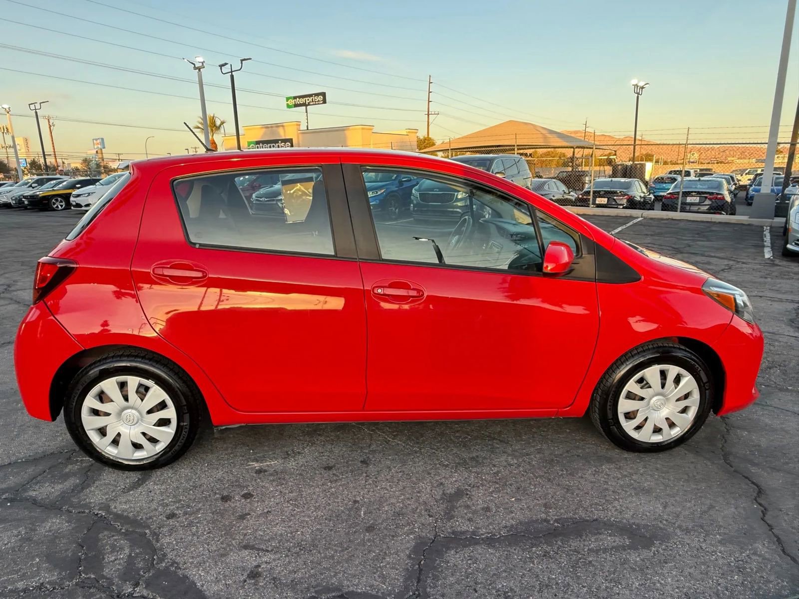 Used 2015 Toyota Yaris SE image 5