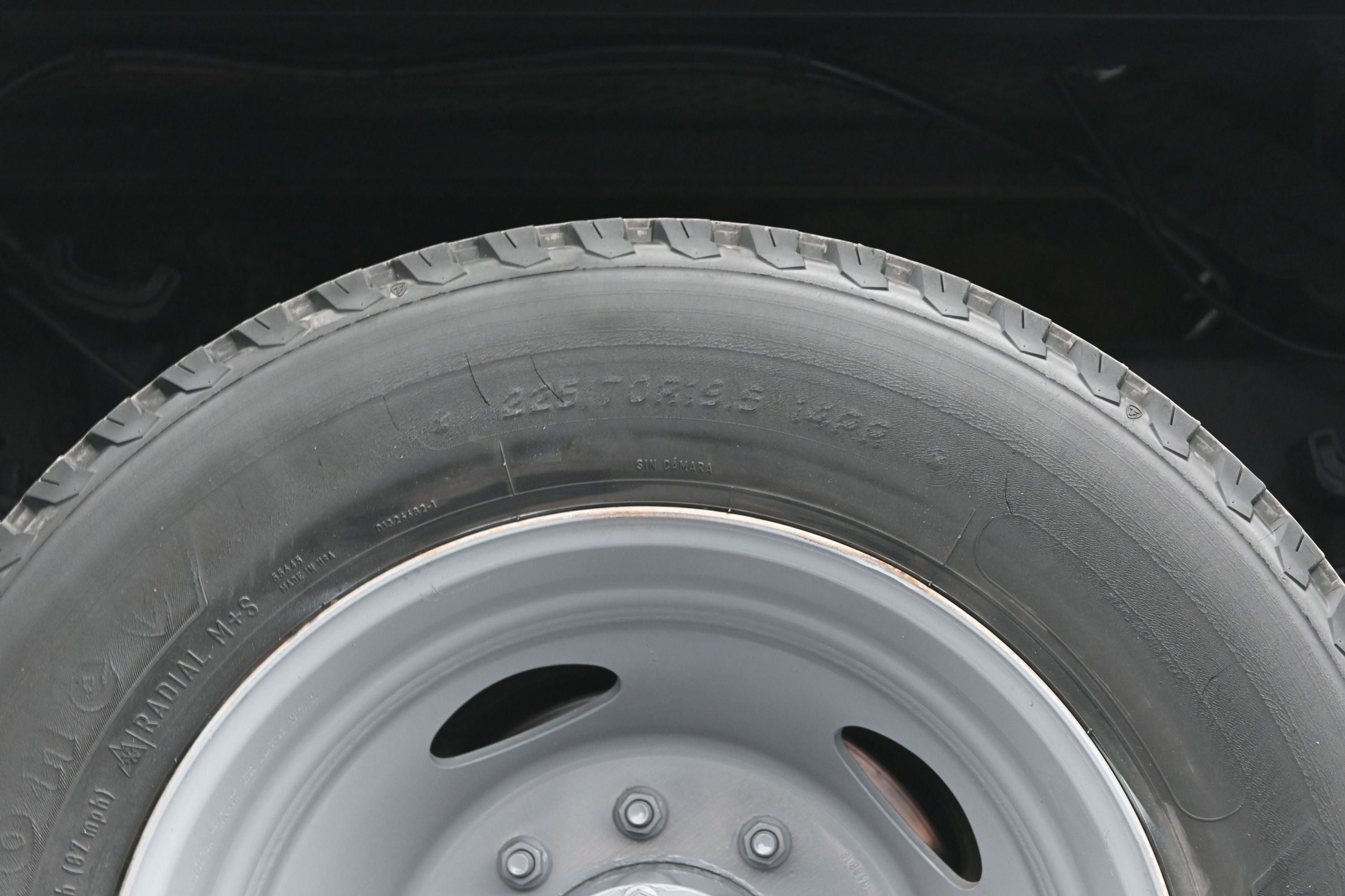 Used 2009 Ford F550 2WD Regular Cab Super Duty image 29