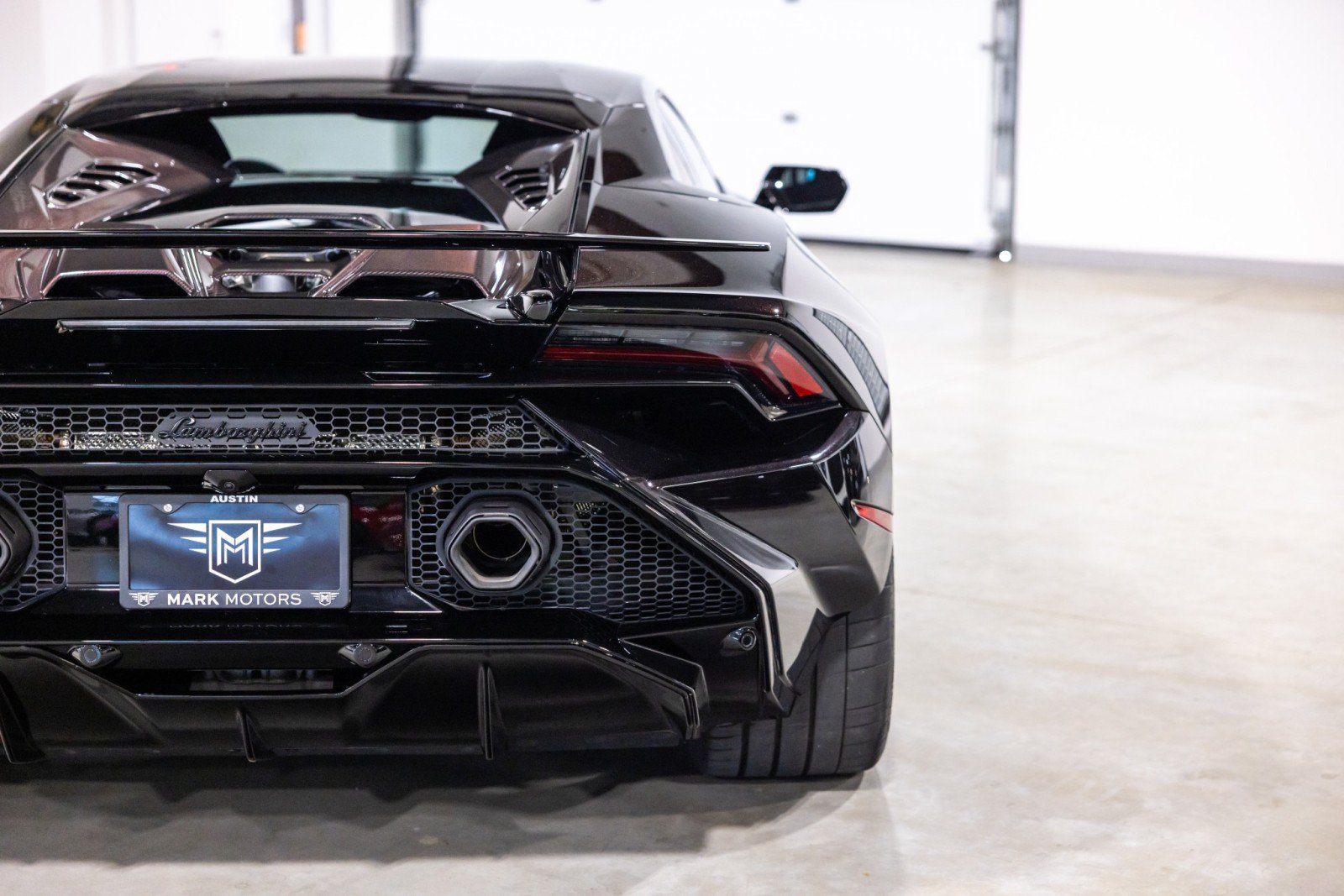 Used 2024 Lamborghini Huracan Tecnica RWD image 13