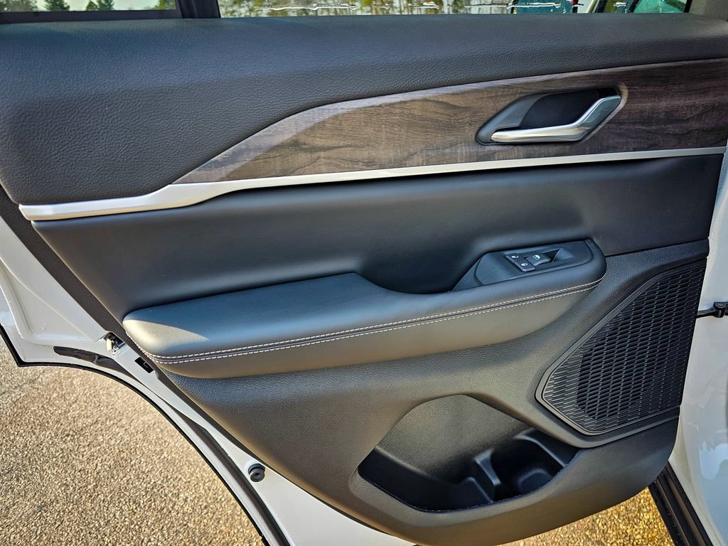 New 2026 Jeep Grand Cherokee Laredo image 32