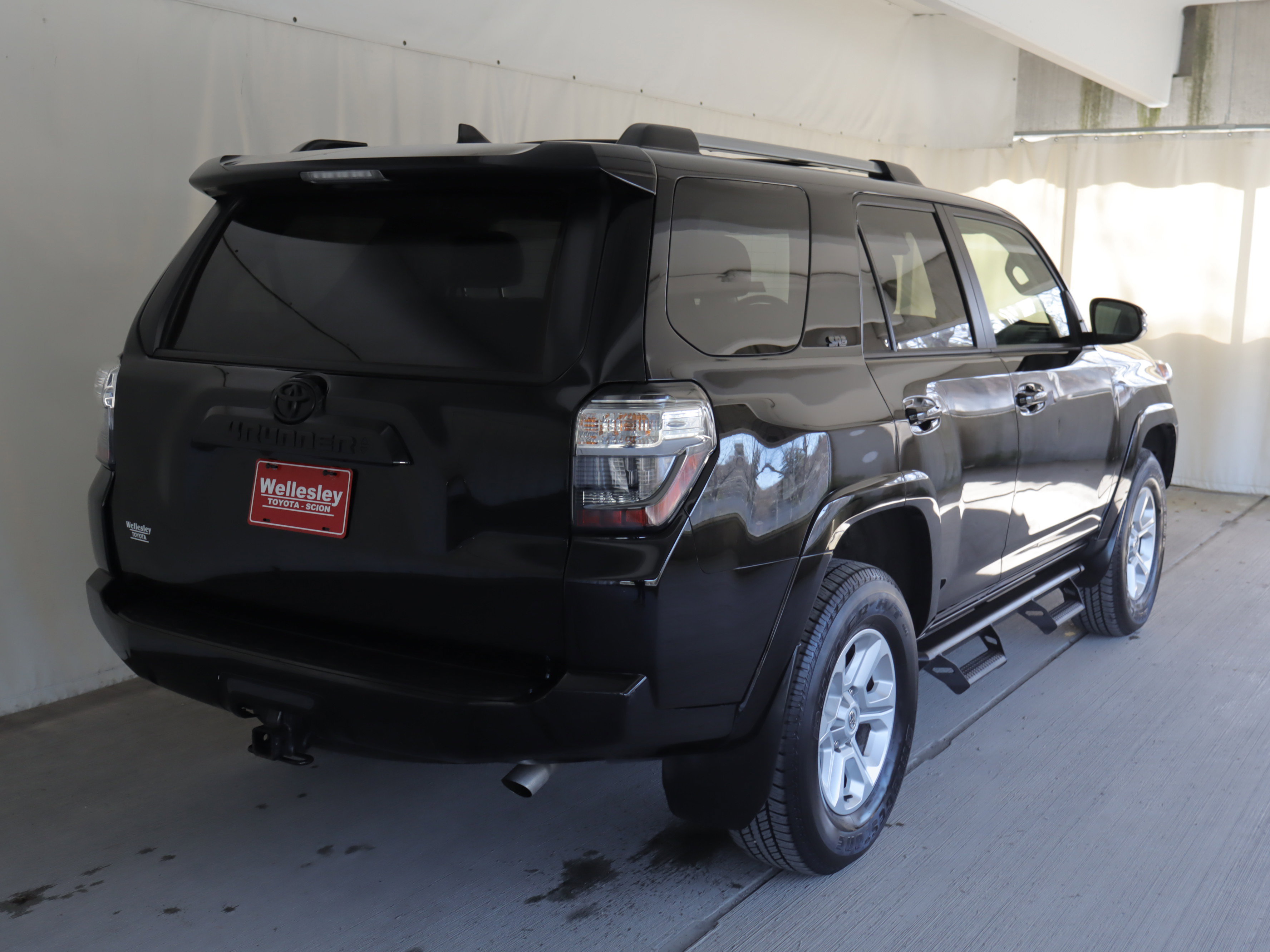 Used 2024 Toyota 4Runner SR5 Premium w/ Moonroof Package image 8