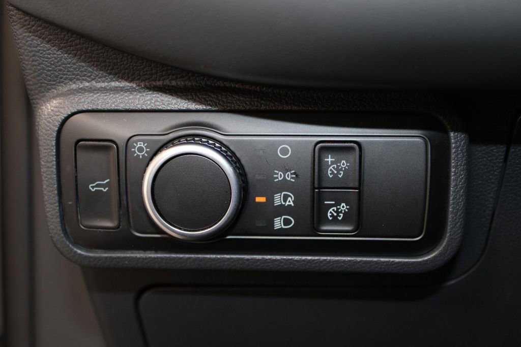 Used 2025 Ford Explorer Active image 28