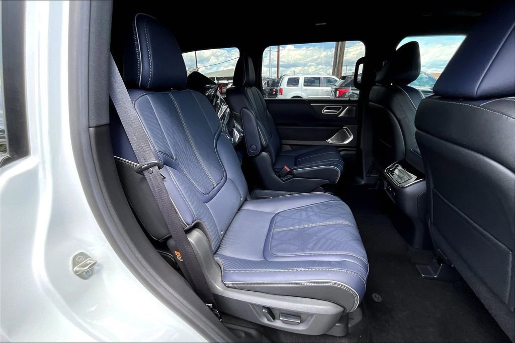 New 2026 INFINITI QX80 4WD image 15