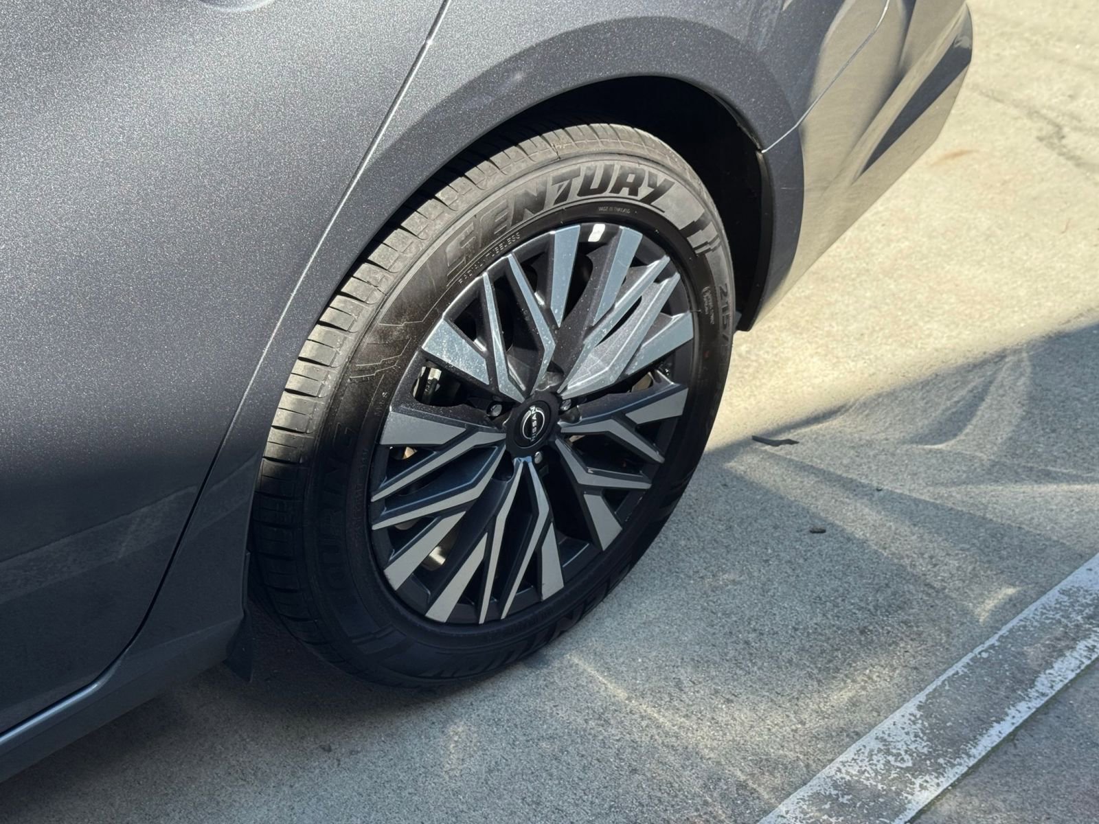 Used 2025 Nissan Altima 2.5 SV image 31