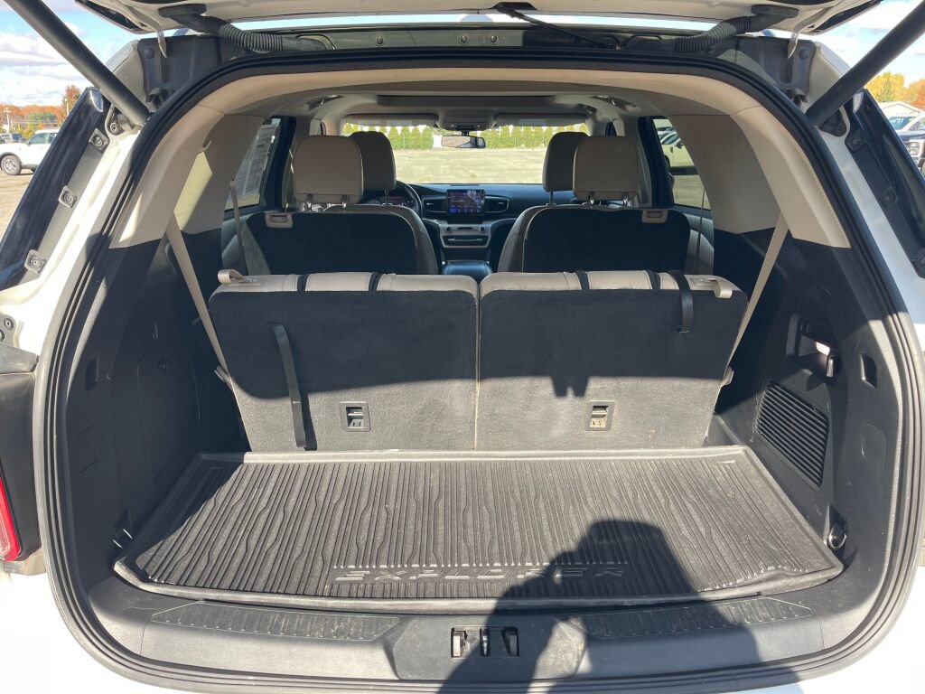 Used 2022 Ford Explorer XLT w/ Equipment Group 202A image 20