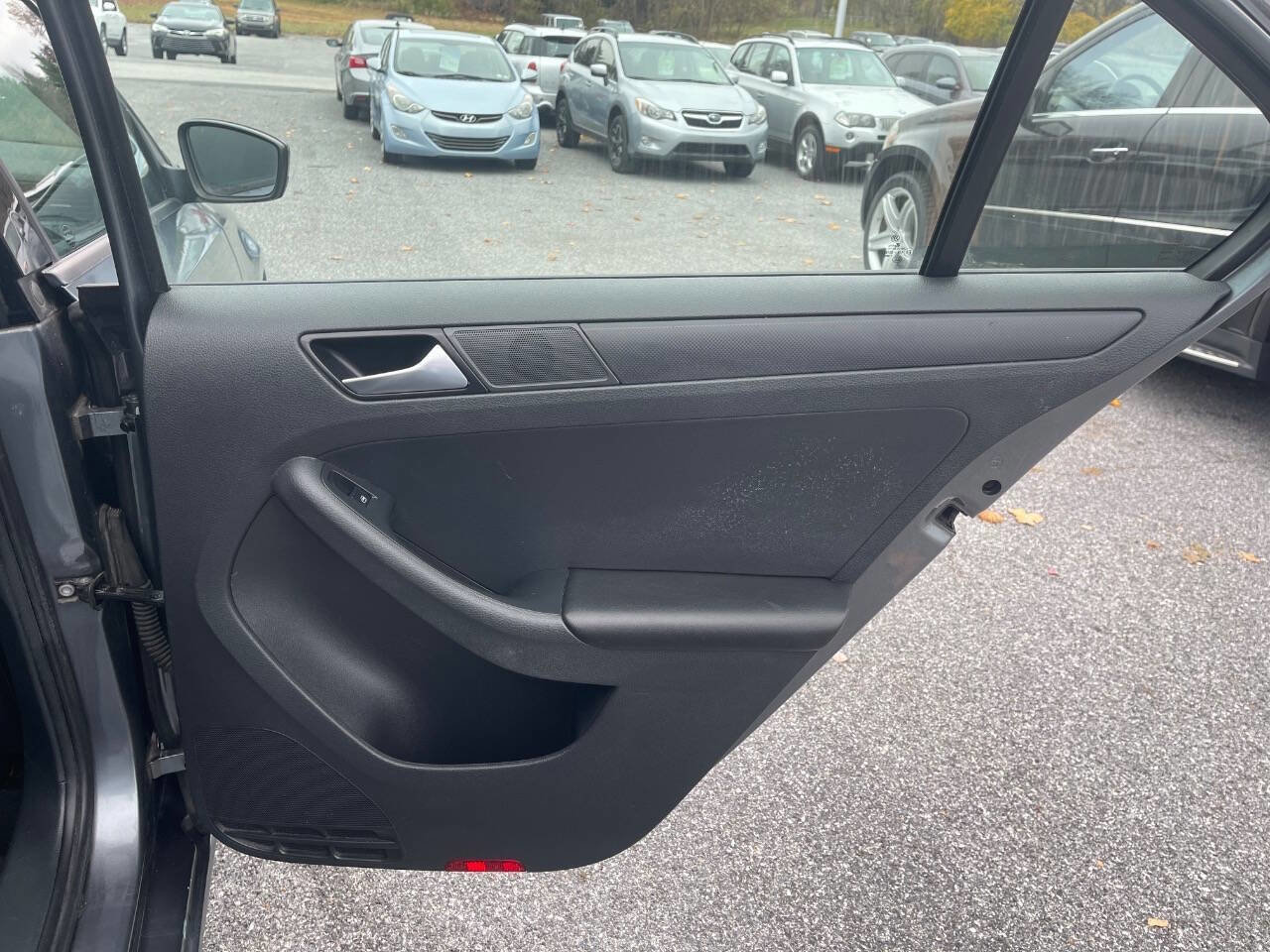 Used 2016 Volkswagen Jetta S image 32