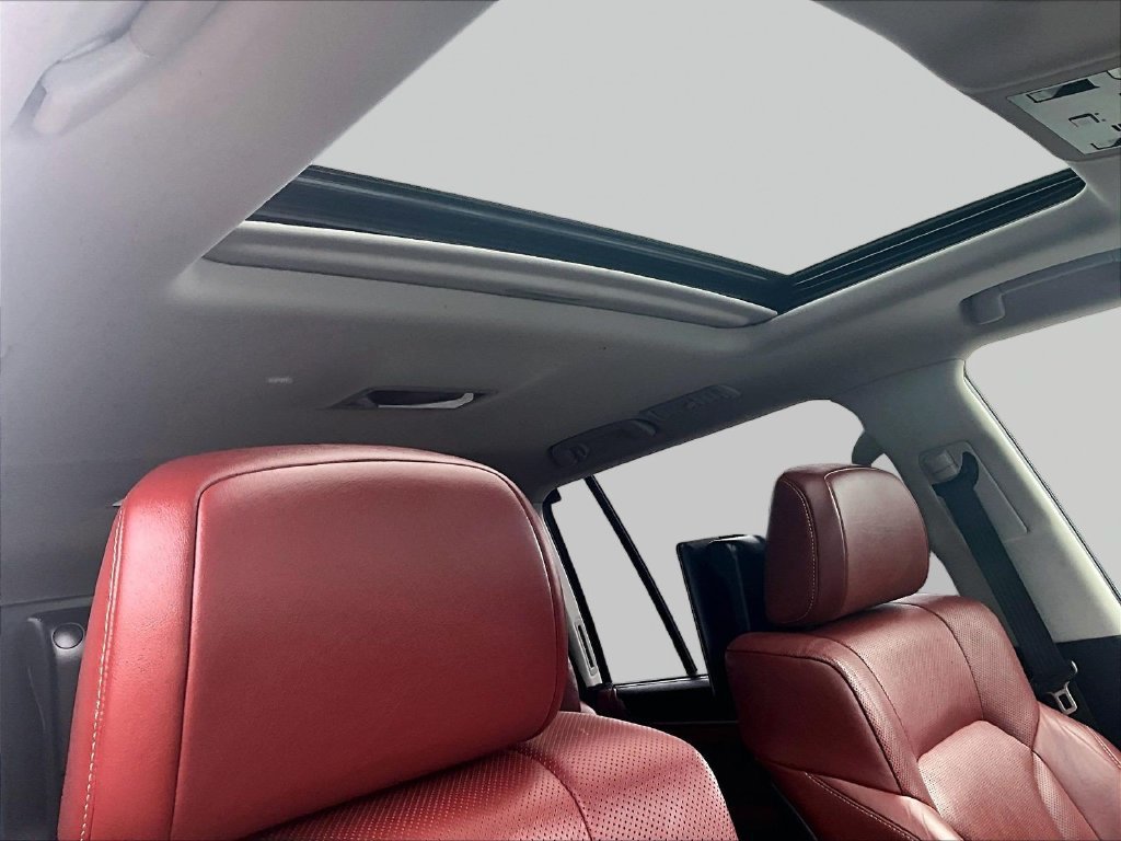 Used 2018 Lexus LX 570 4WD w/ Luxury Package image 23