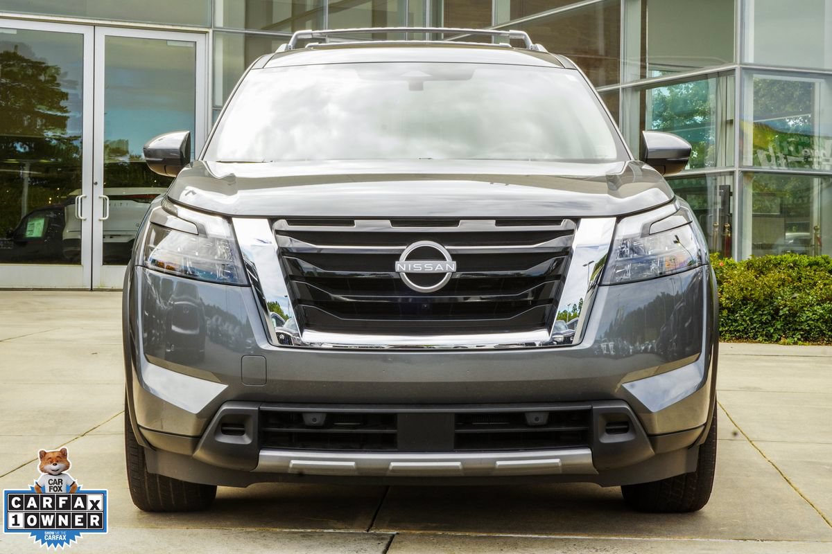 Used 2025 Nissan Pathfinder Platinum w/ Cargo Package FWD image 8