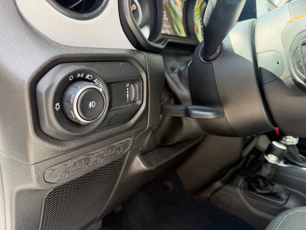 Used 2025 Jeep Wrangler Unlimited Sport AWD/4WD image 18