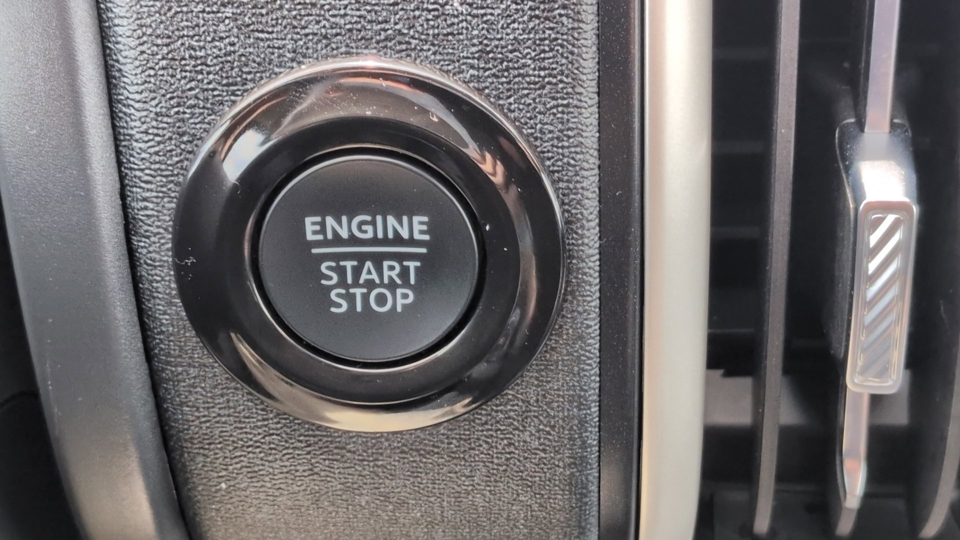 Used 2025 Ford Expedition Active AWD/4WD image 21