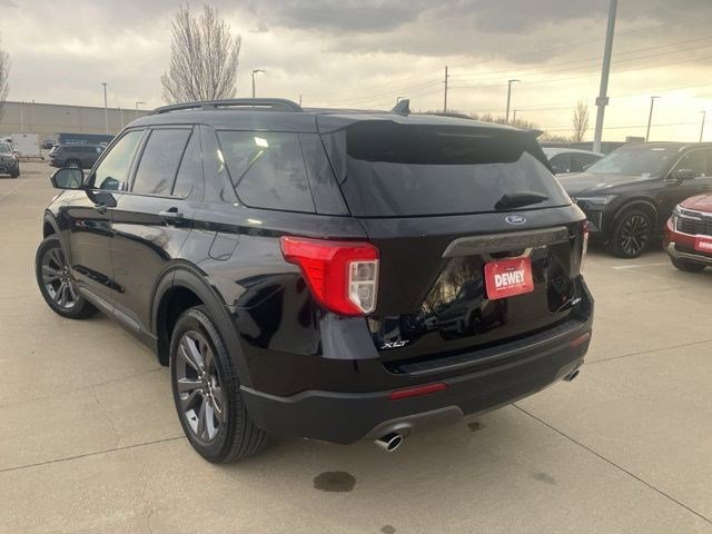 Used 2023 Ford Explorer XLT w/ Equipment Group 202A image 6
