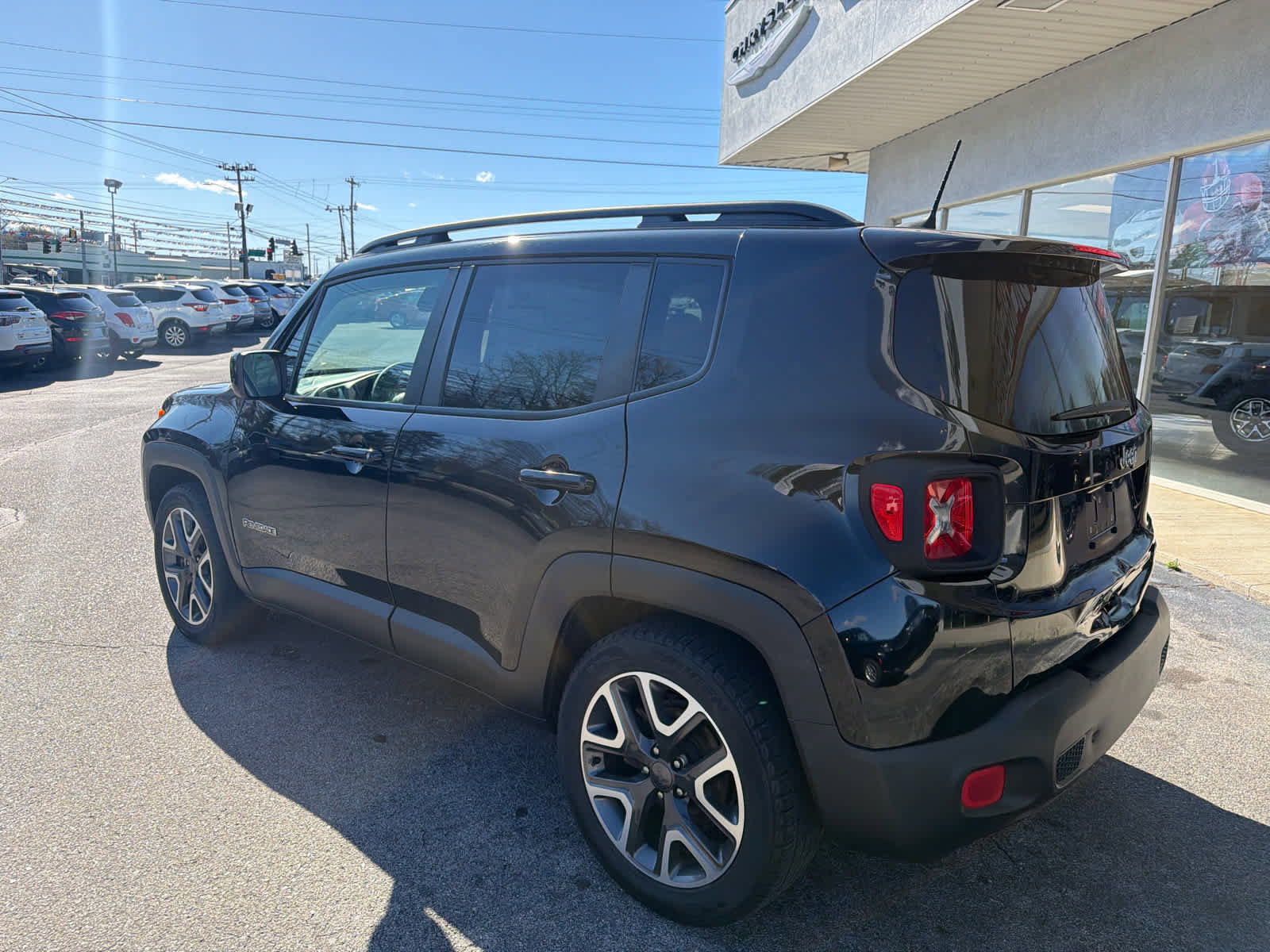 Used 2018 Jeep Renegade Latitude image 10