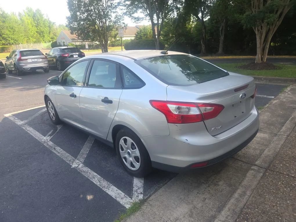 Used 2013 Ford Focus S FWD image 2