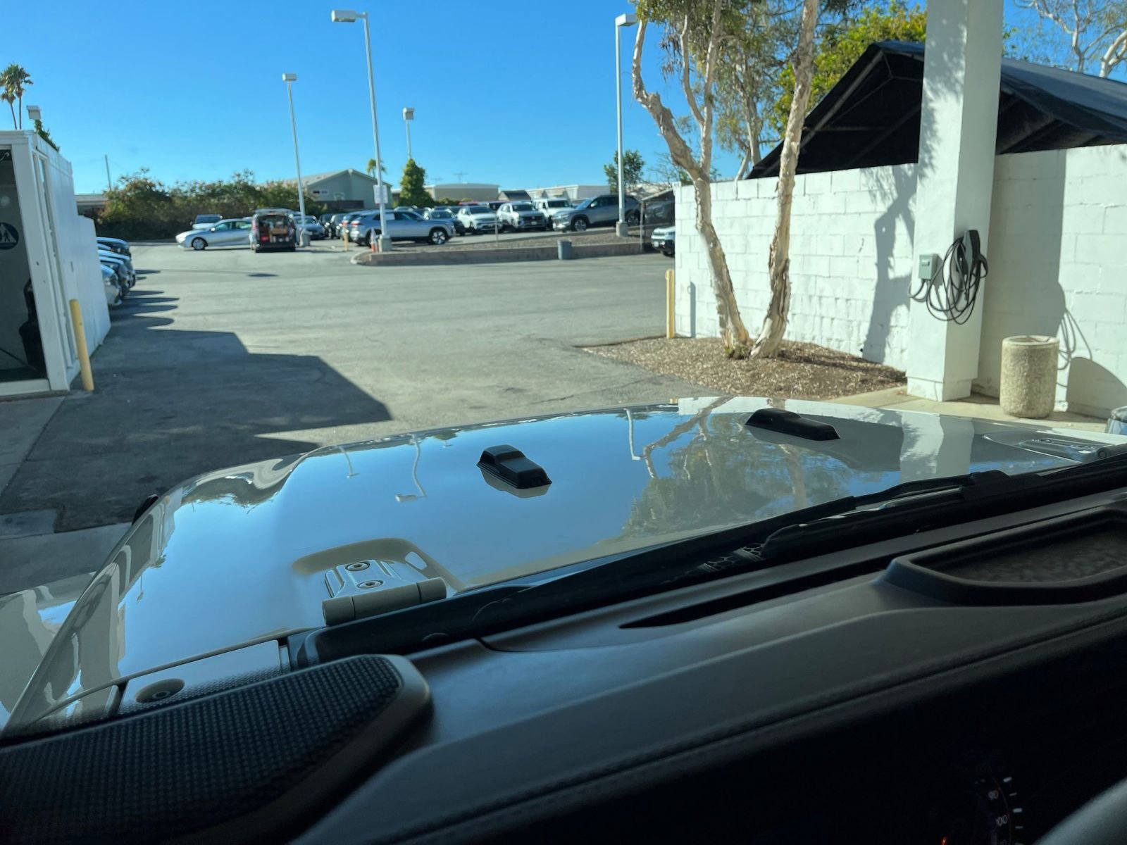 Used 2025 Jeep Wrangler Sahara image 34