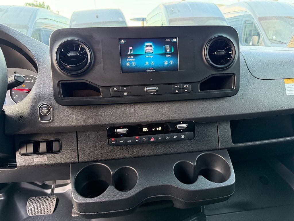 Used 2024 Mercedes-Benz Sprinter 2500 image 16