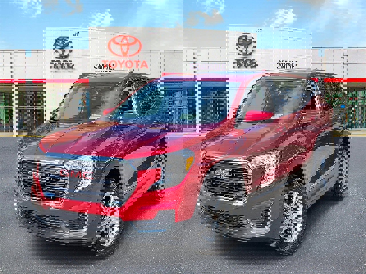 Used 2023 GMC Terrain SLE image 1