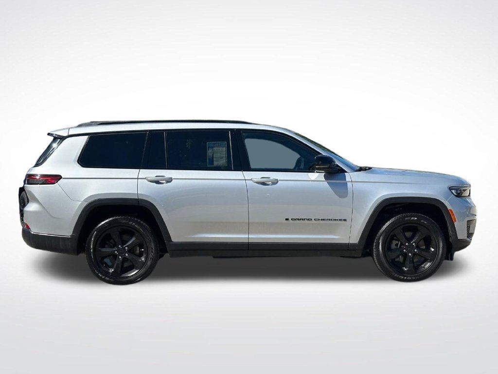 Used 2024 Jeep Grand Cherokee L Altitude AWD/4WD image 6