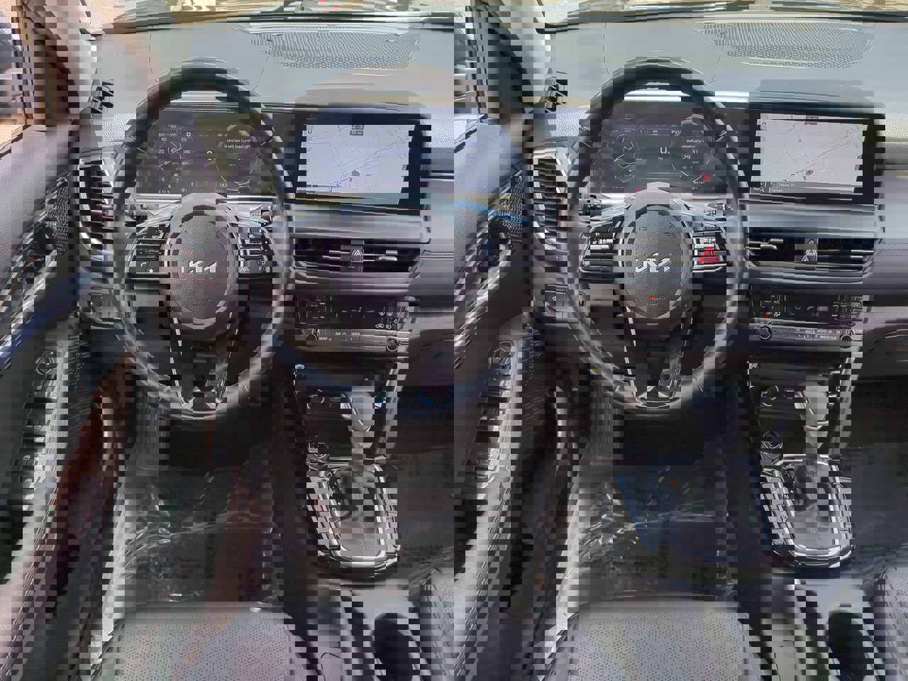 Used 2024 Kia Seltos EX FWD image 16