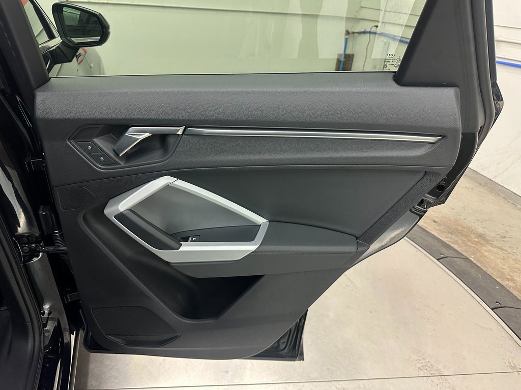 Used 2024 Audi Q3 2.0T Premium image 28