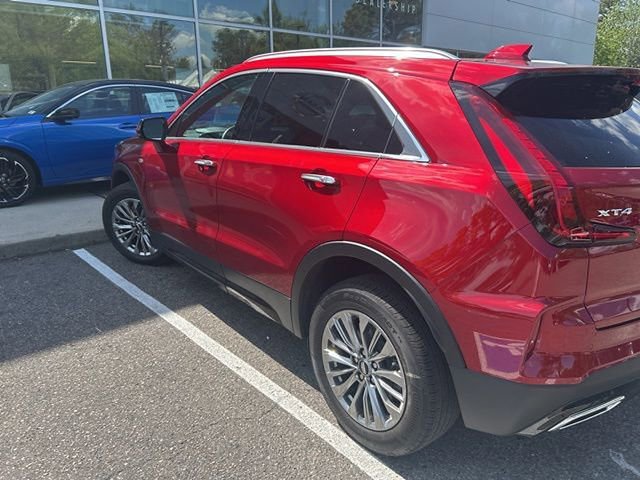 Used 2024 Cadillac XT4 Premium Luxury w/ Technology Package FWD image 7