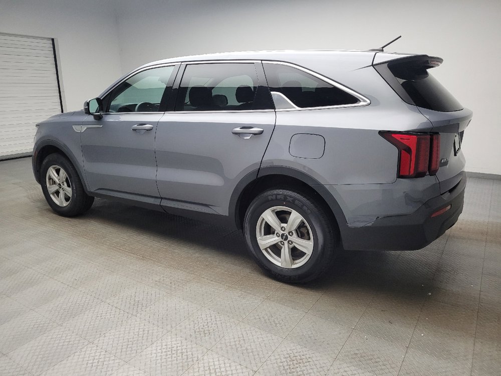 Used 2022 Kia Sorento LX image 3