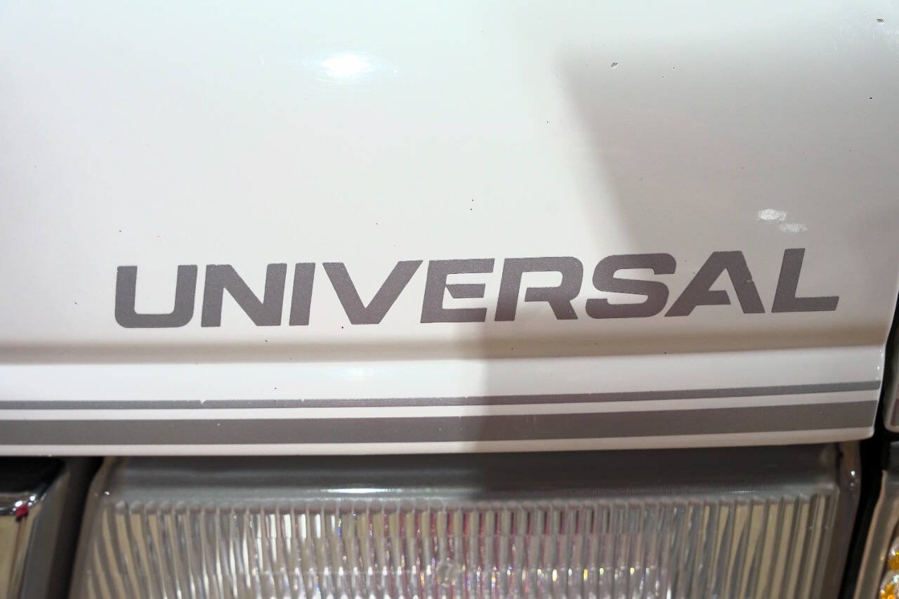 Used 1999 Ford E-150 and Econoline 150 RWD image 19