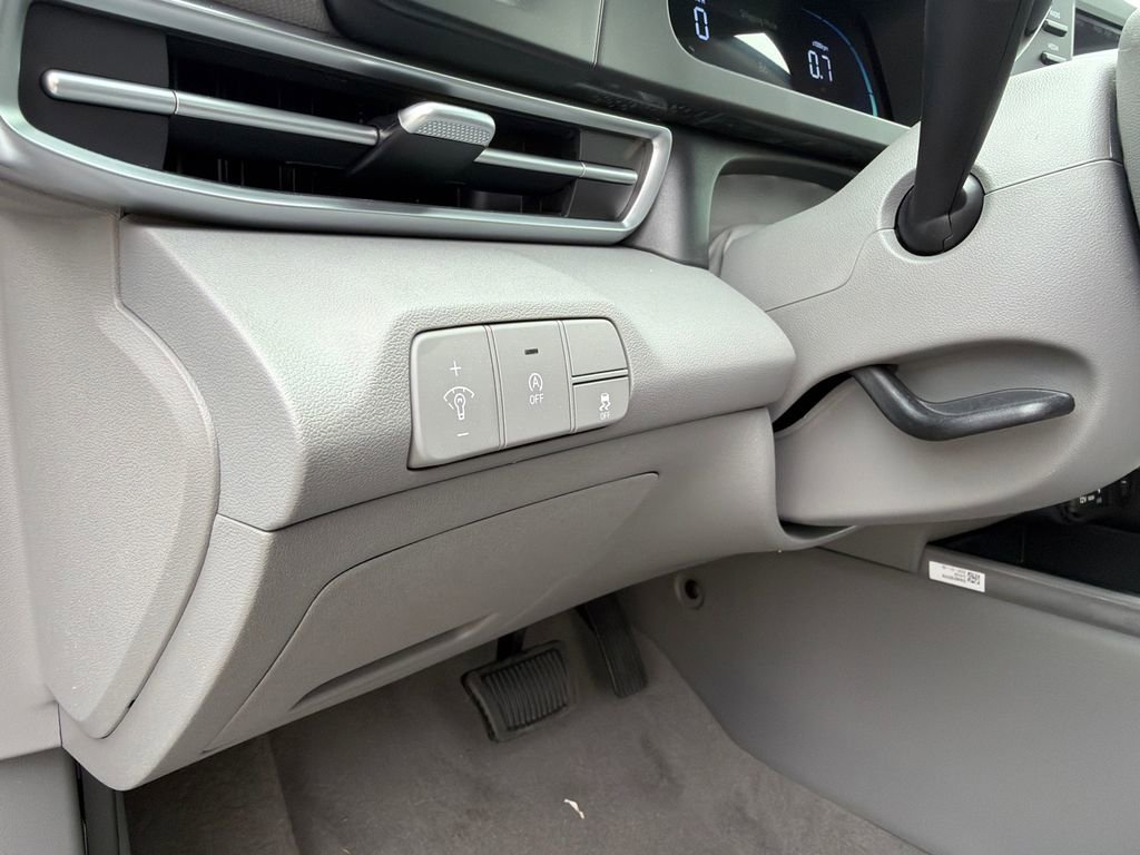 New 2026 Hyundai Elantra SE FWD image 30