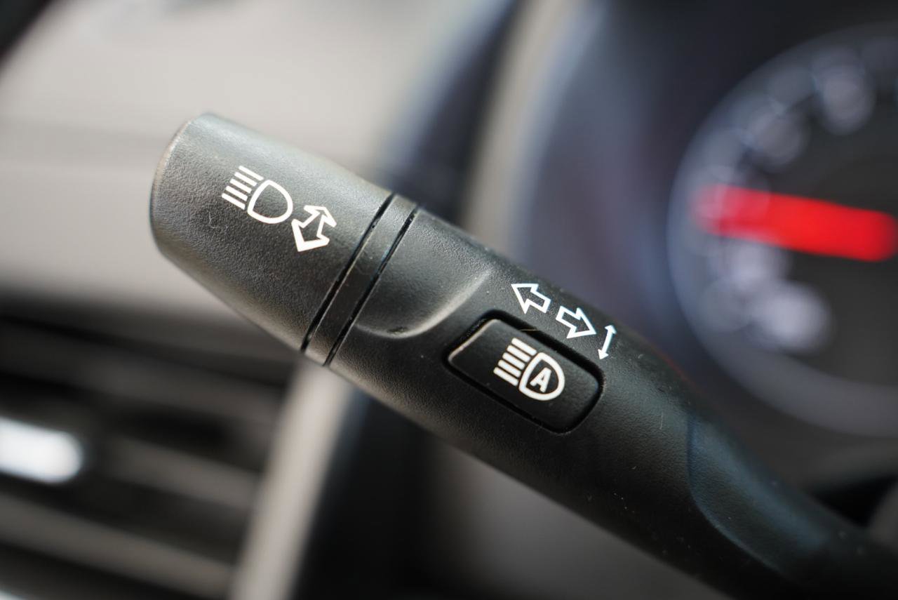 Used 2023 GMC Terrain SLE w/ Driver Convenience Package FWD image 14