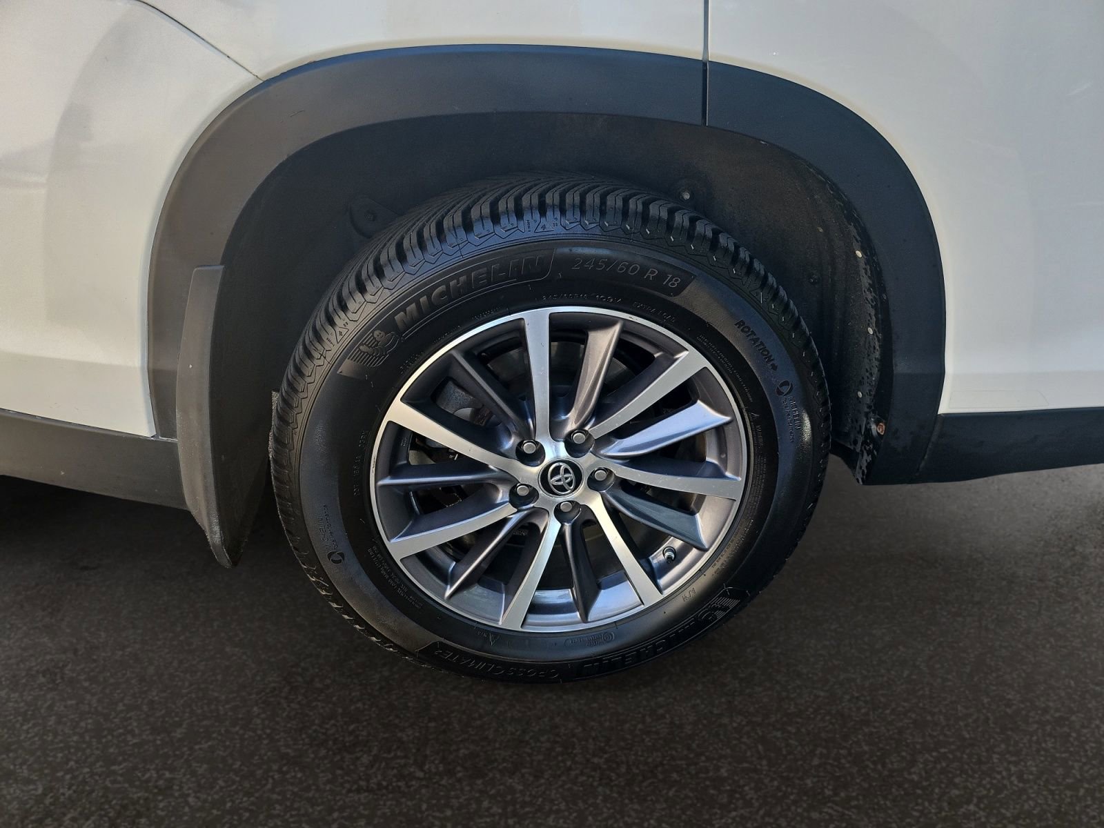 Used 2019 Toyota Highlander SE AWD/4WD image 37