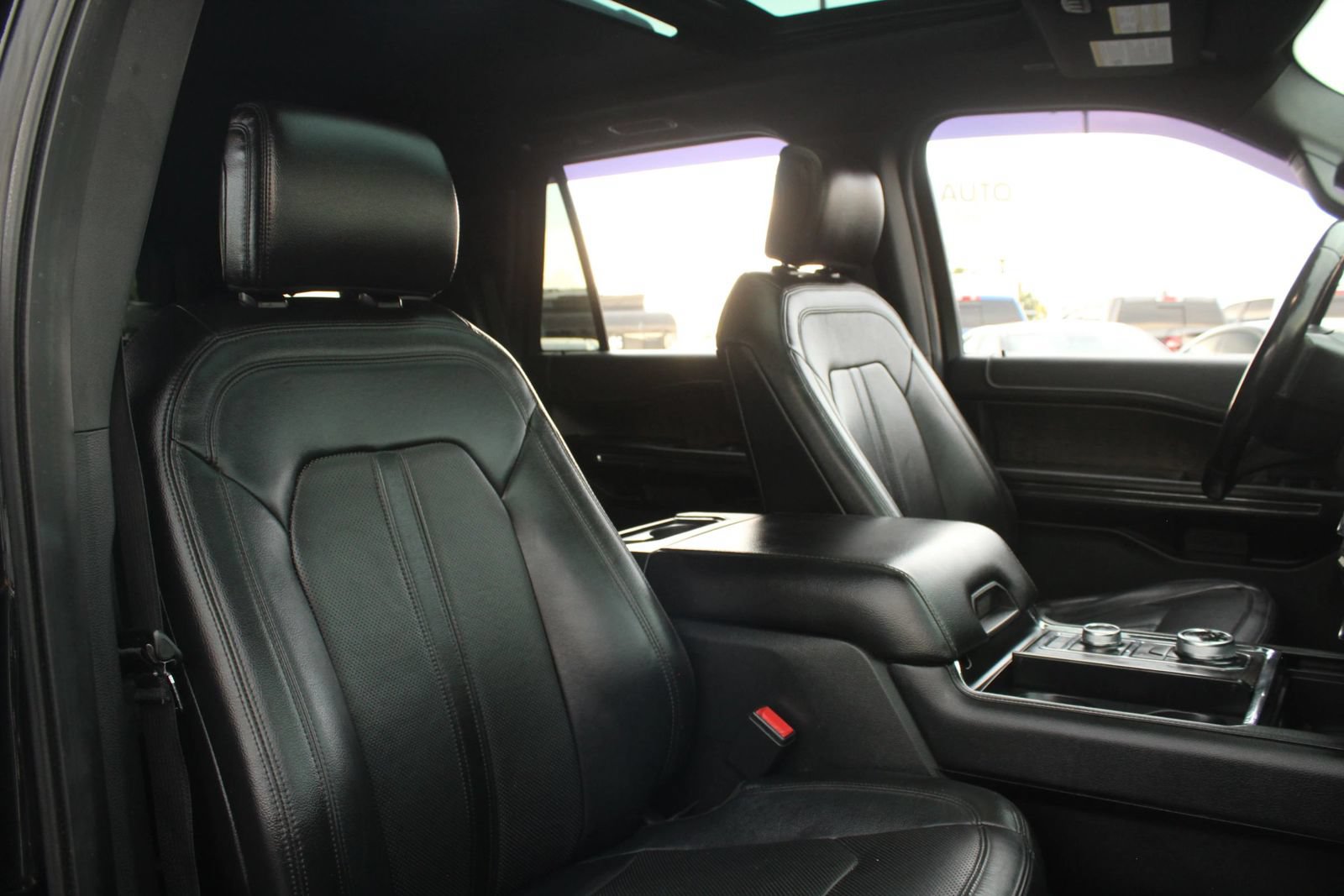 Used 2018 Ford Expedition Limited w/ Equipment Group 302A AWD/4WD image 25