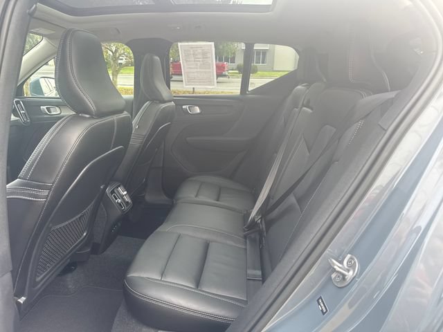 Used 2023 Volvo XC40 B5 Plus w/ Driver Assist Package AWD/4WD image 27