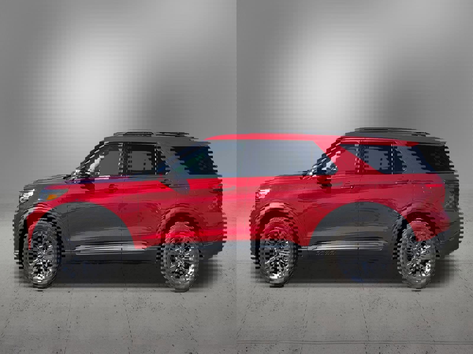 Used 2024 Ford Explorer XLT w/ Equipment Group 202A image 2