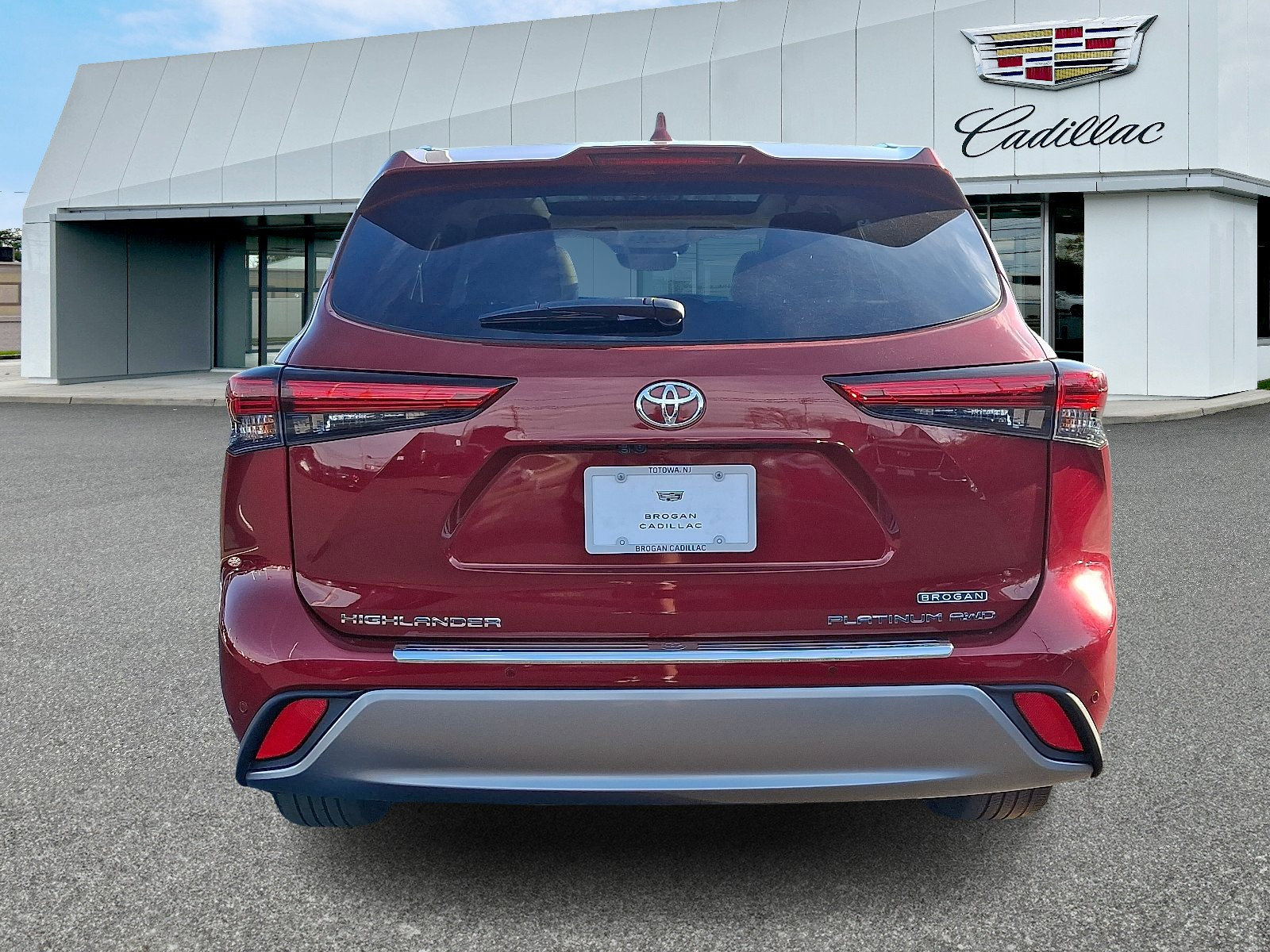 Used 2020 Toyota Highlander Platinum AWD/4WD image 5