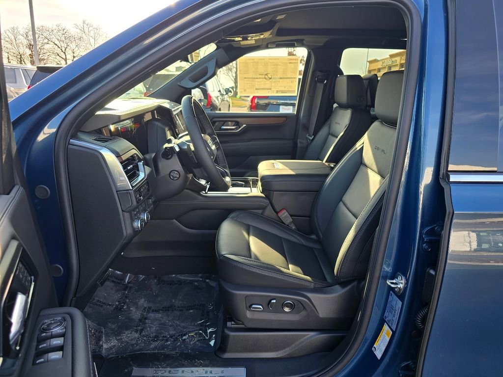 New 2026 GMC Yukon Denali w/ Denali Reserve Package image 16