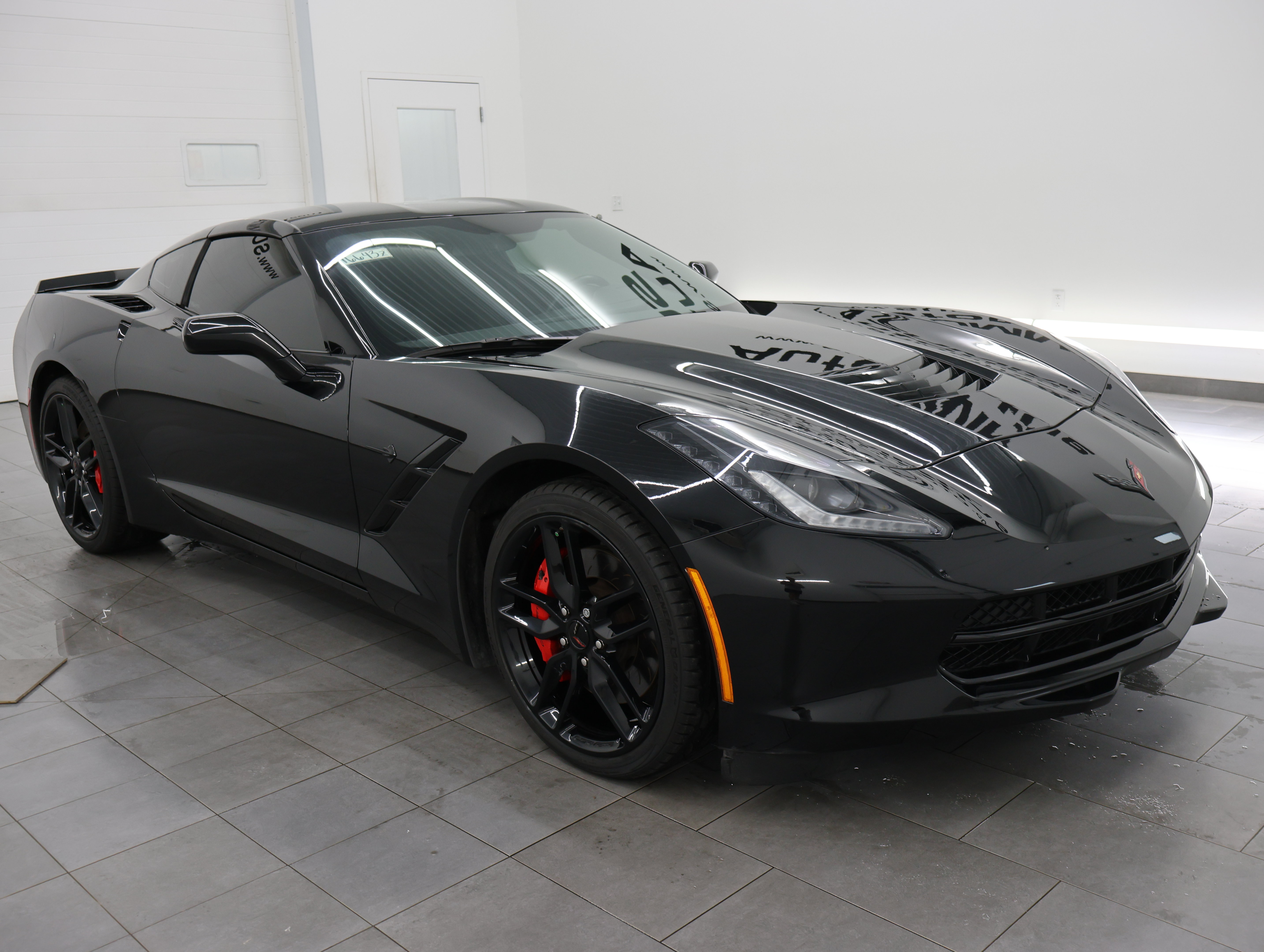 Used 2016 Chevrolet Corvette Stingray Coupe w/ Carbon Flash Badge Package RWD image 2