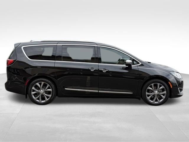 Used 2020 Chrysler Pacifica Limited FWD image 8