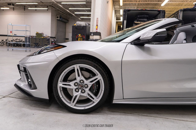 Used 2020 Chevrolet Corvette Stingray Premium Cpe w/ 3LT Preferred Equipment Group RWD image 4