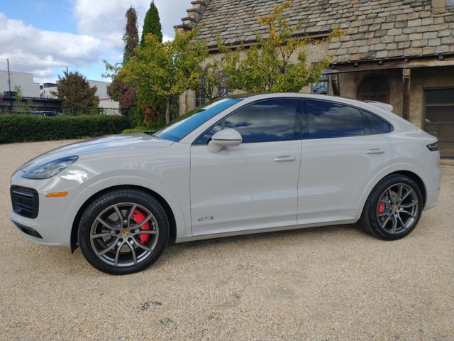 Used 2022 Porsche Cayenne GTS image 9