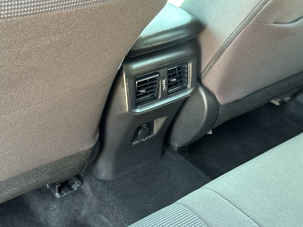 Used 2023 Toyota RAV4 LE AWD/4WD image 36