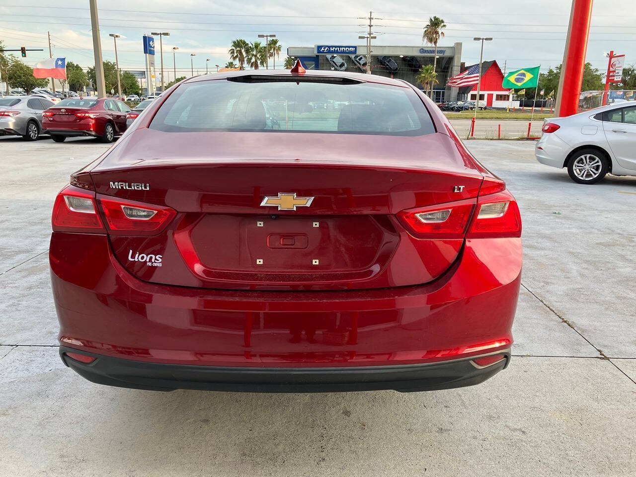Used 2018 Chevrolet Malibu LT FWD image 4