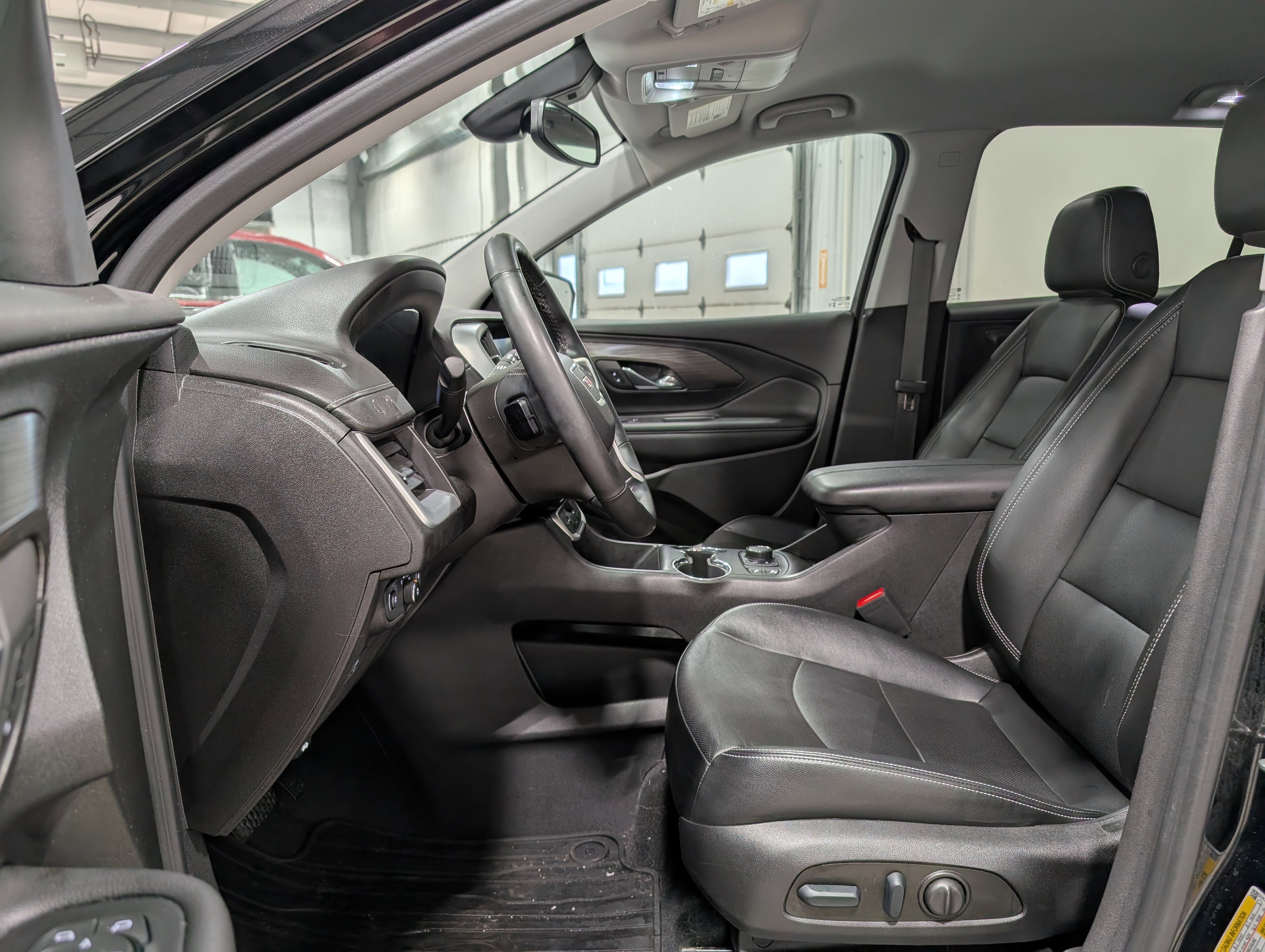 Used 2023 GMC Terrain SLT w/ Infotainment Package II image 14