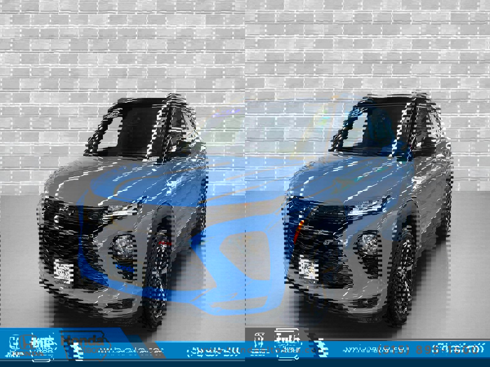 Used 2023 Chevrolet TrailBlazer RS w/ Sun and Liftgate Package image 1