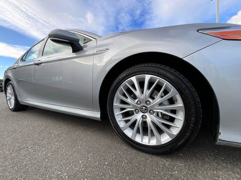 Used 2018 Toyota Camry XLE w/ Audio Package image 10