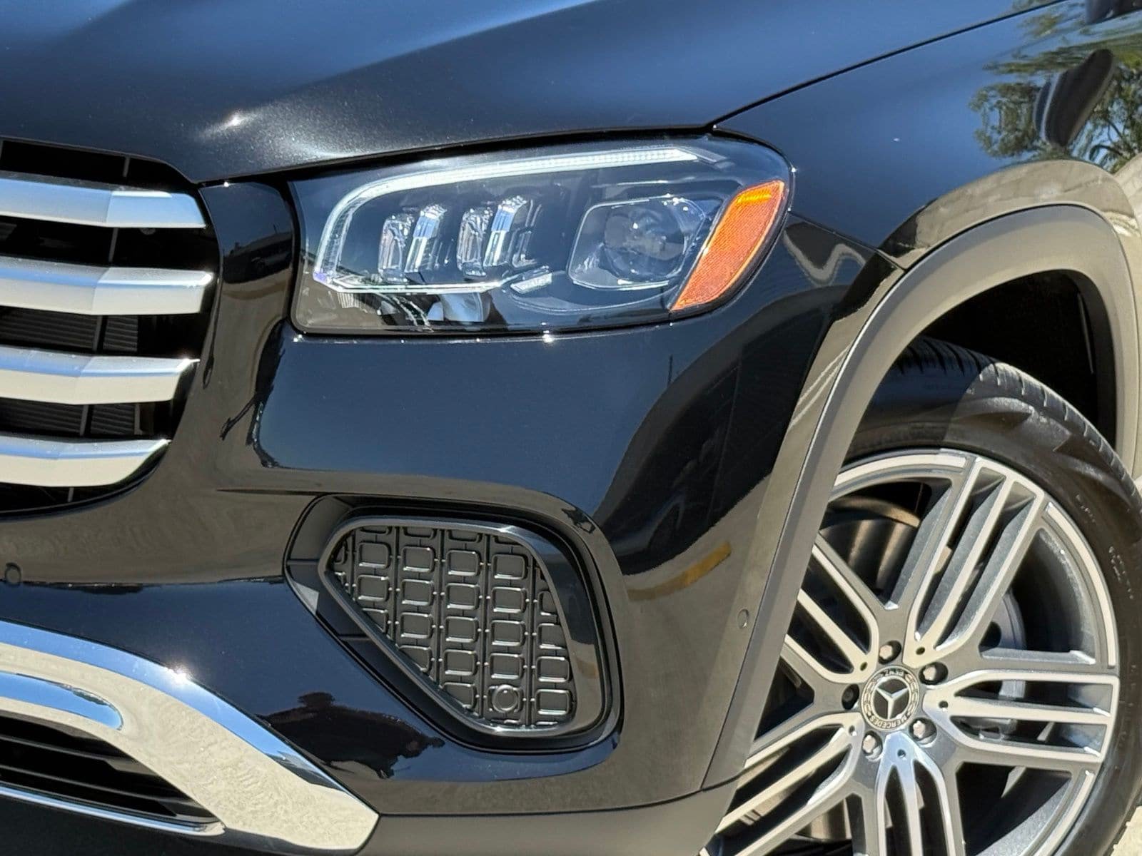 New 2026 Mercedes-Benz GLS 450 4MATIC image 3