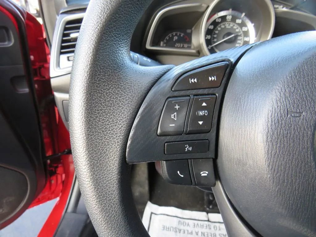 Used 2016 MAZDA MAZDA3 i Sport FWD image 16