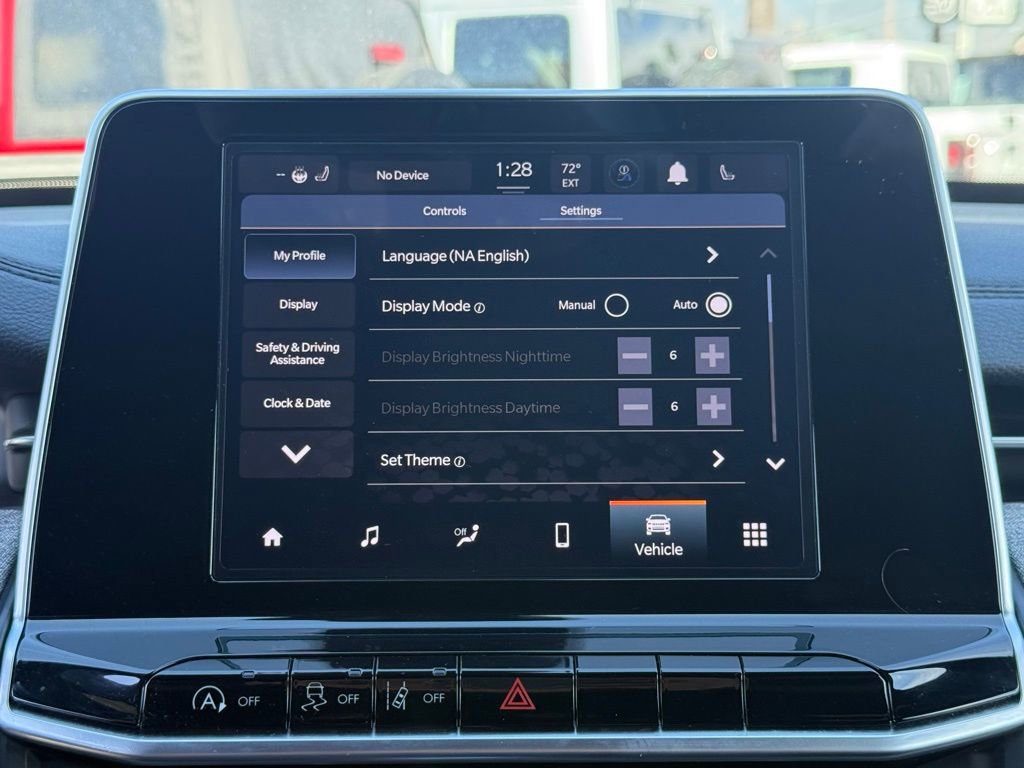 Used 2025 Jeep Compass Latitude image 35